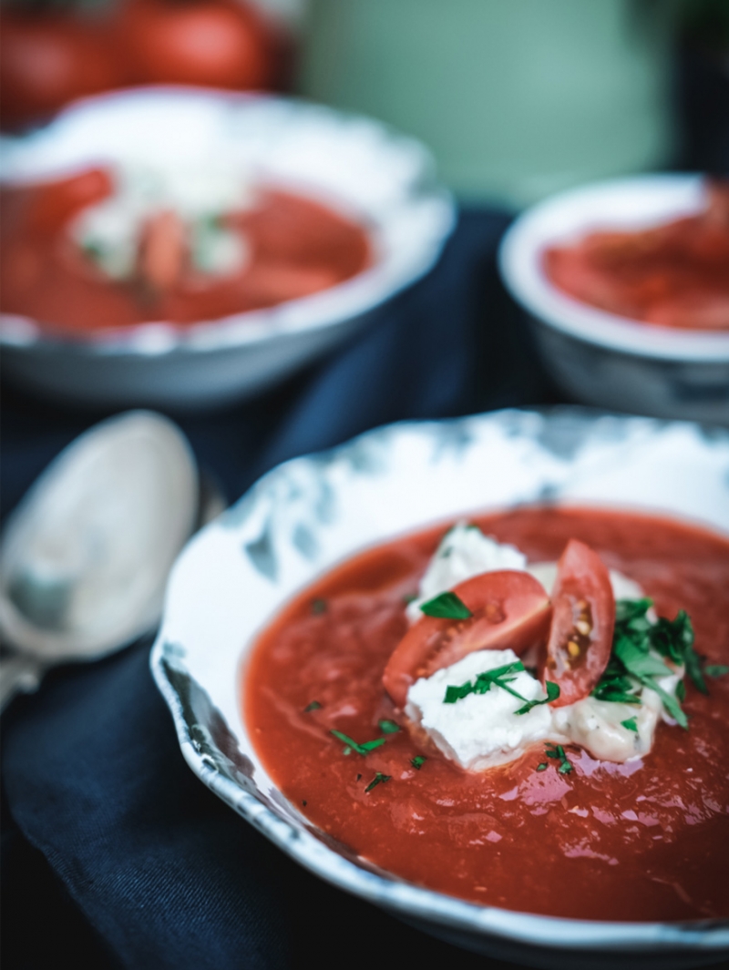 Tomato and bread cold soup